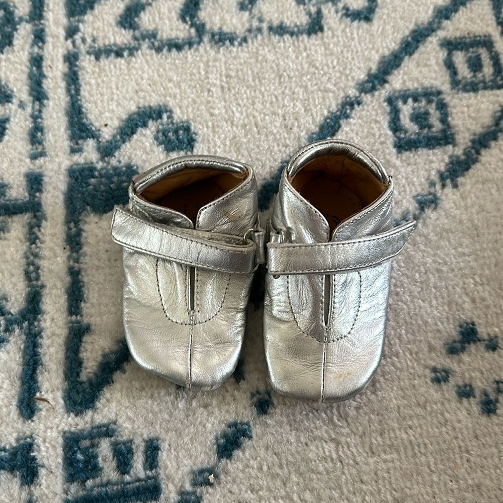 Little silver baby shoes - Petit by Sofia Schnoor